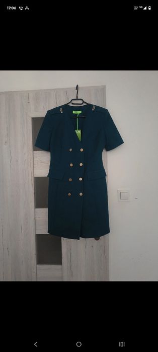 Nowa elegancka sukienka