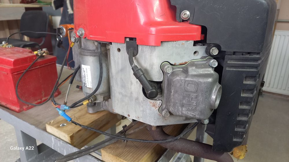 Продам мотор Хонда 2 циліндровий бензин робочий