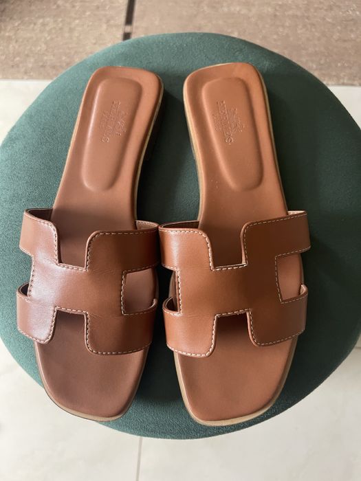 Sprzedam klapki Hermes Oran roz 42- zdecydowanie na 40