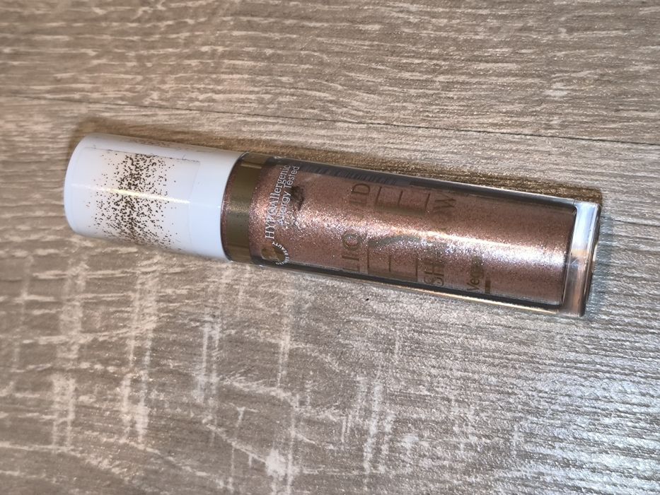 Bell HYPOAllergenic/02 Dazzling Rose/Cień do powiek w płynie/50% produktu w opakowaniu