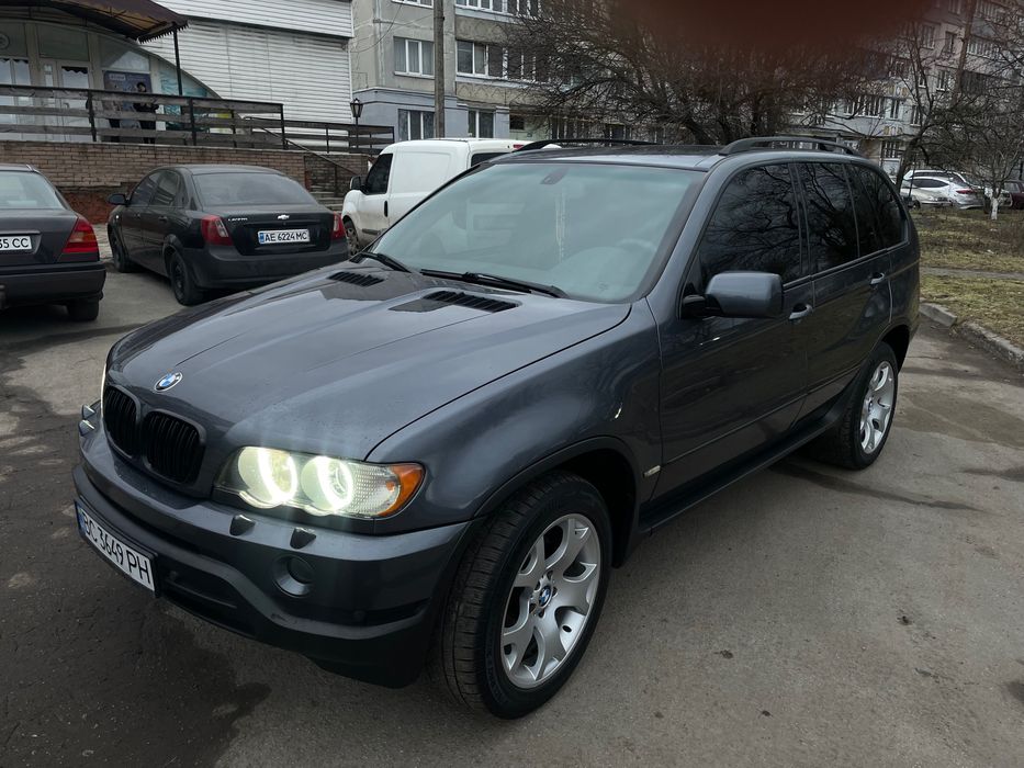 Автомобіль BMW X5