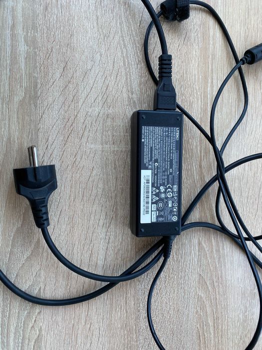 Ноутбук Acer Aspire V3-551G з дефектами без HDD