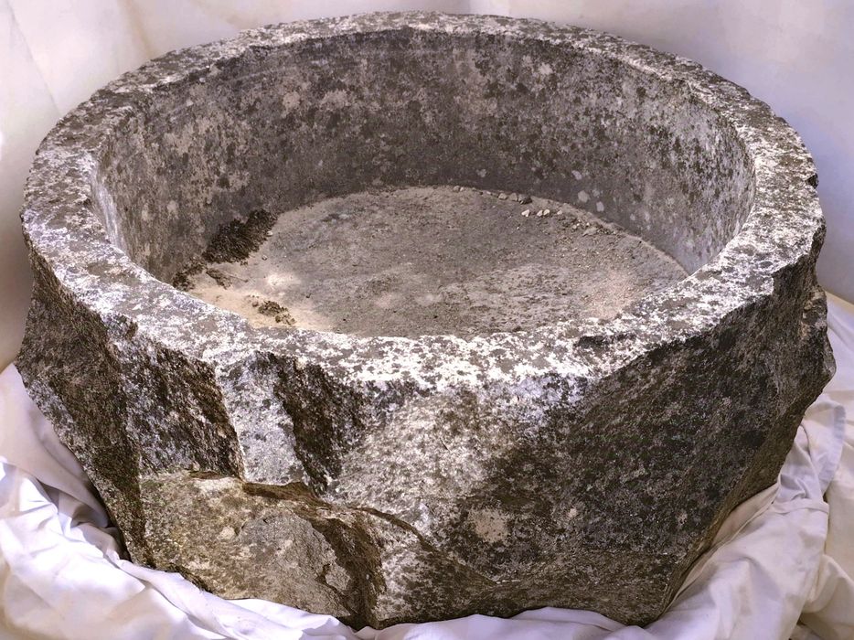 Pias redondas rústicas antigas