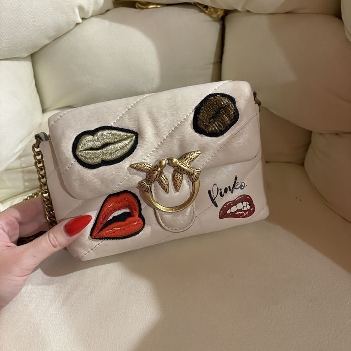 Pinko beżowa lips puff luksusowa usta