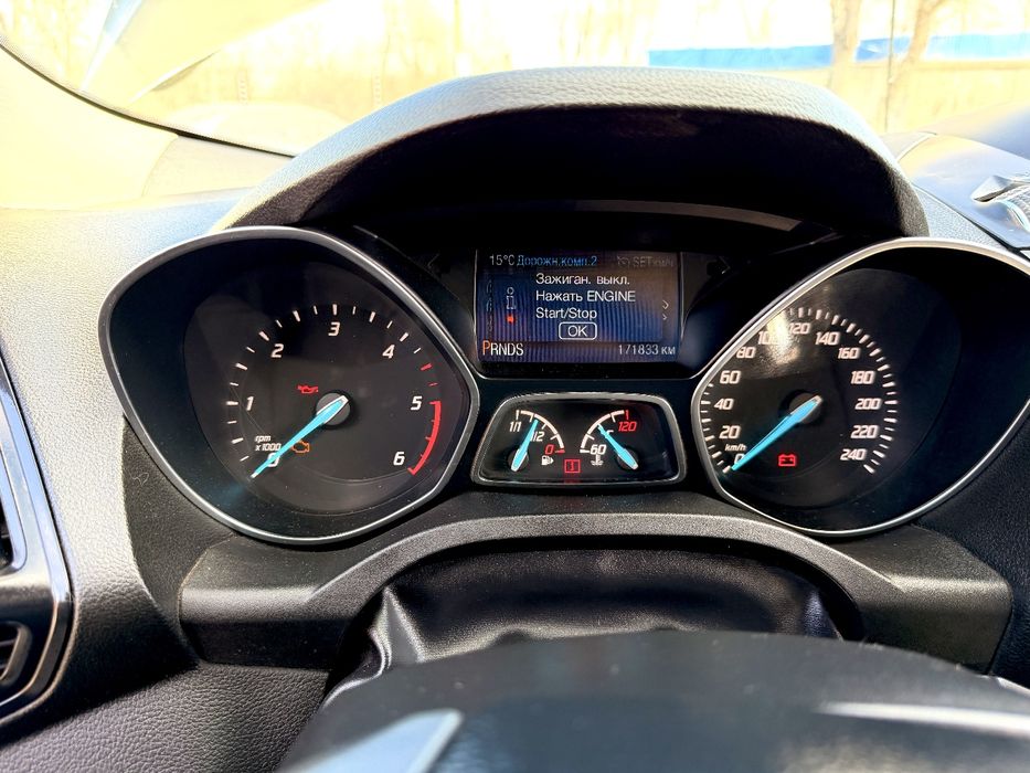 Форд куга 2015 рік