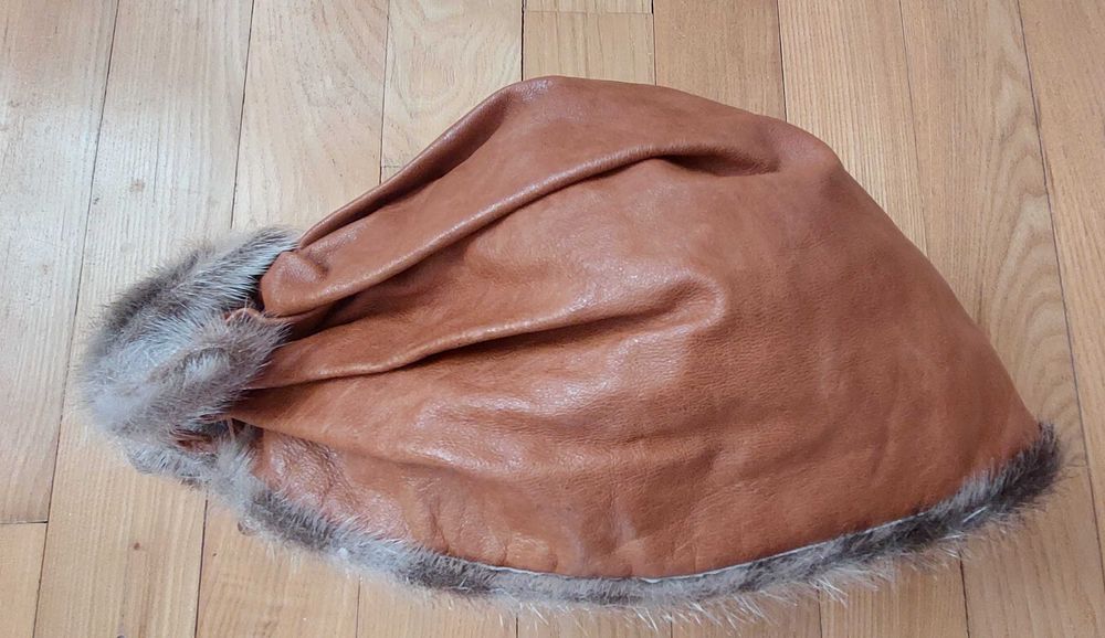 Шапка-бандана кожаная женская