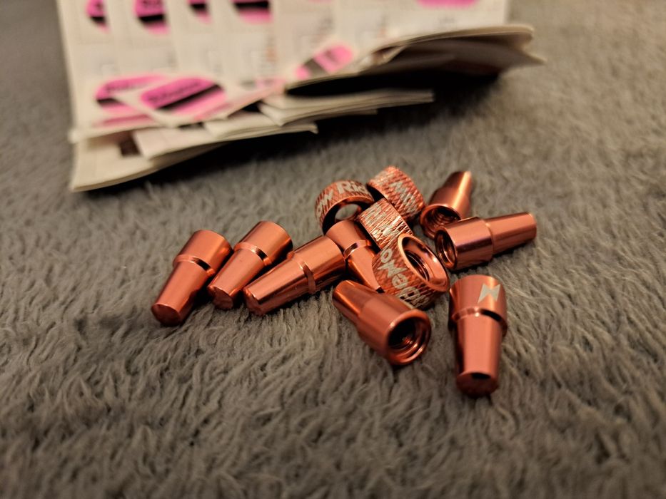 RideNow Łatki / zaworki presta rowerowe Nakrętki NOWE