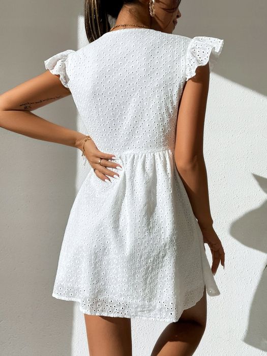 Sukienka ażurowa z motylkowymi rękawkami petite 40