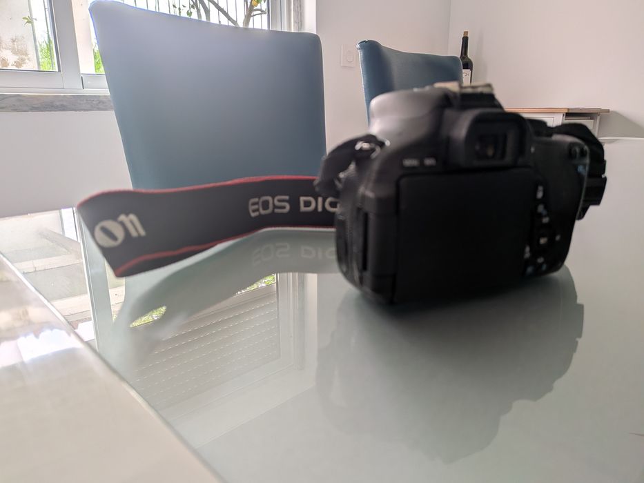 Canon EOS 600D (corpo)