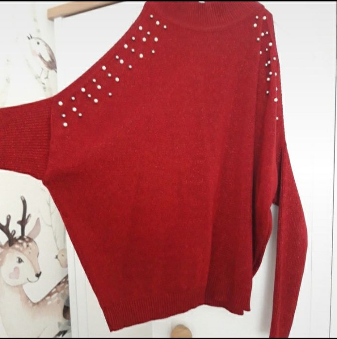 Bluza malinowa z koralikami