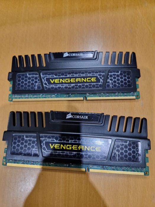 Память 16gb (2*8gb) Стан гарний Ціна за 16gb