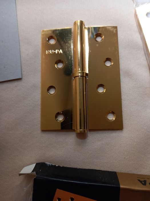 Дверные петли съёмные.