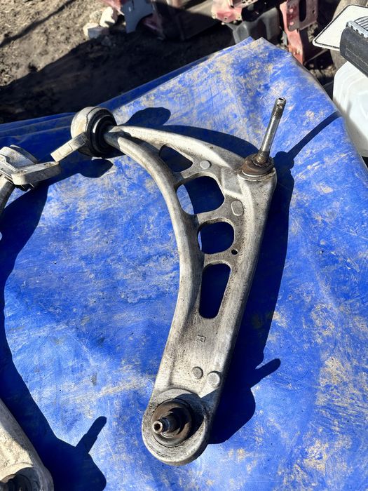 Передние рычаги BMW E46 318