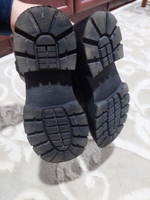 Зимові теплі сапожки в стані нових 34р.