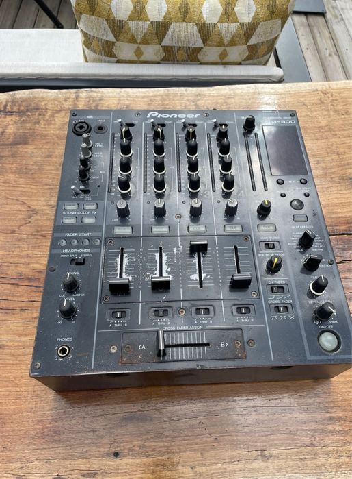 Mesa de mistura pionner djm800 em bom estado