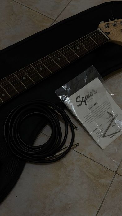 guitarra eletrica fender squier stratocaster