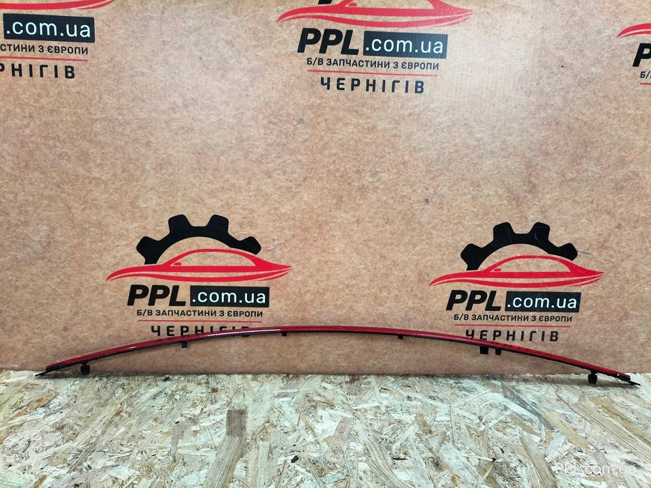 VW Tiguan II 20-23 Отражатель катафот заднего бампера центральный