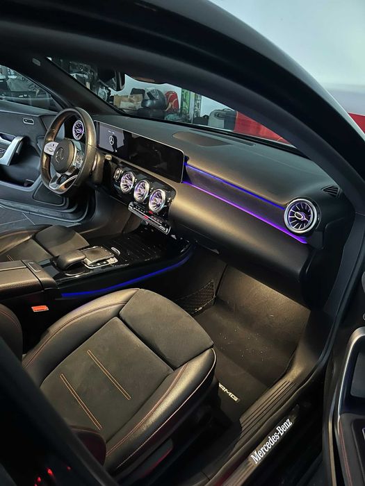 Mercedes-Benz A 180d AMG | LED Matrix | Câmaras | Alcantara | Auto 7V | 93.865 km — photo 5