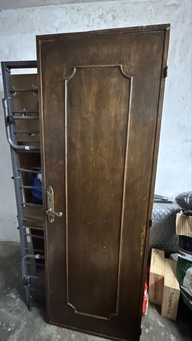 Vende-se Porta