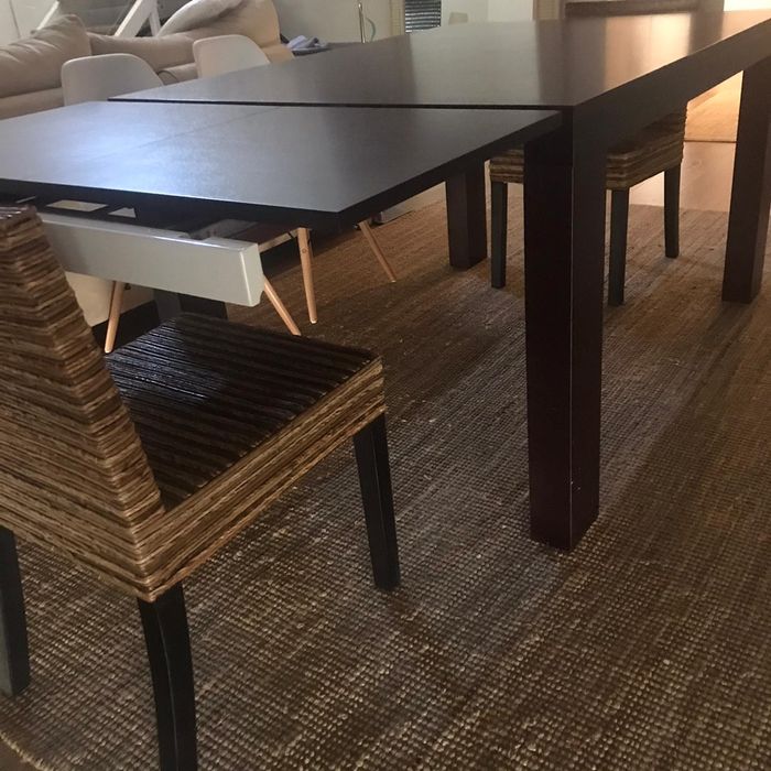 Mesa wengué em bom estado