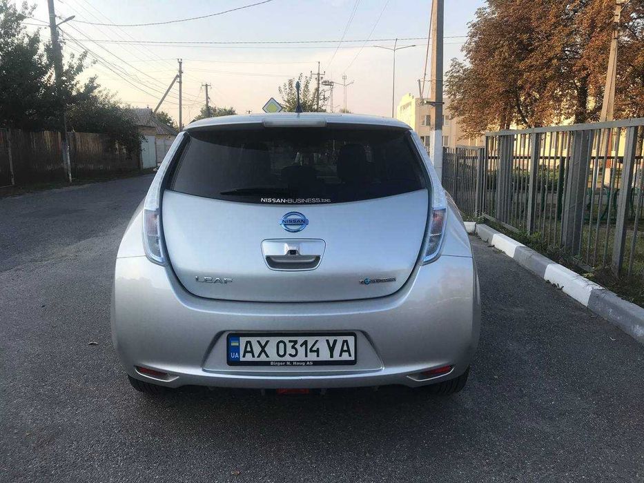 Оренда/прокат Nissan Leaf (24кВт) 2012 року