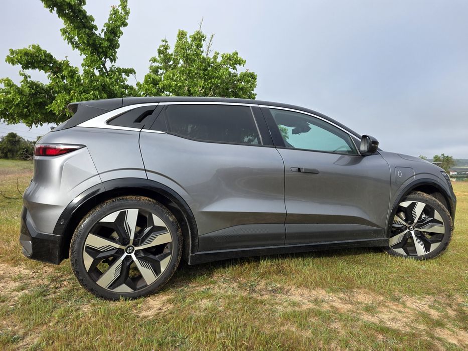 Megane E-tech EV60 Techno - RESERVADO -