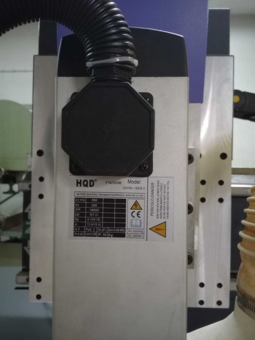 Fresadora CNC de 4 Eixos