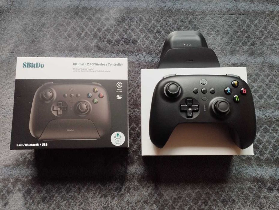 8BitDo Ultimate 2.4G Controller з док станцією