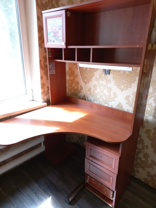 Продам письменный стол
