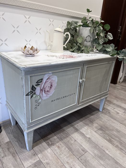 Piękna komoda shabby chic