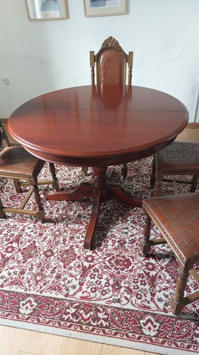 Mesa de jantar e 6 cadeiras