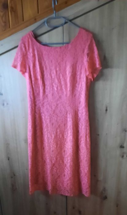 Elegancka sukienka koronkowa z żakietem