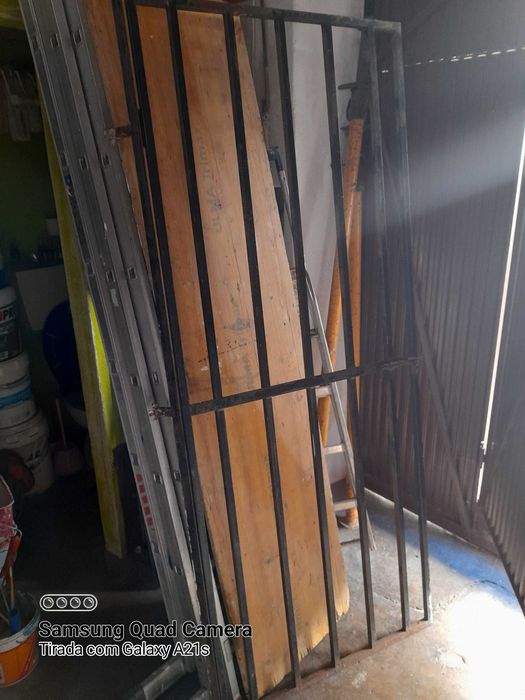 Grade de ferro para porta