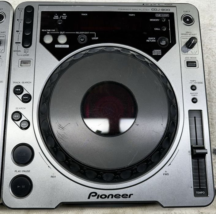 2x Pioneer CDJ-800