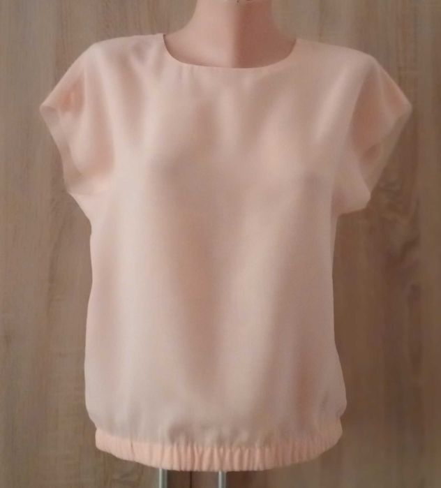 Жіноча блузка абрикосового кольору розмір S