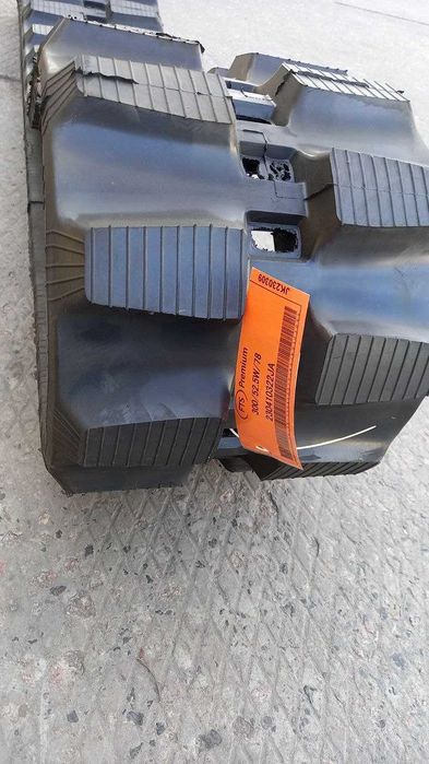 Гусениця гумова 300х52,5х78W 300/52.5/78W   333/R6176   400/K1929