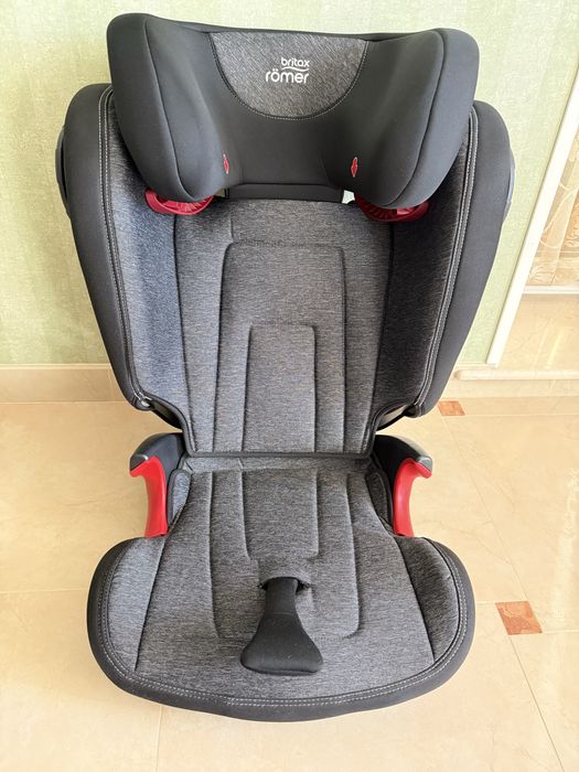 Дитяче автокрісло Britax Römer Kidfix 2 S