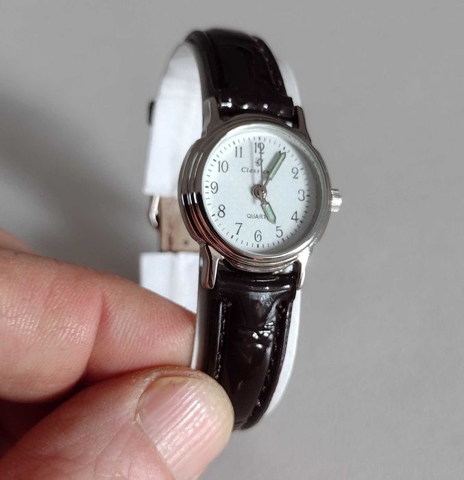 Пара часов Geneva в оригинальной упаковке.