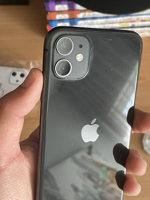 iPhone 11 128GB Preto com Capa e Carregador - Ecra Partido