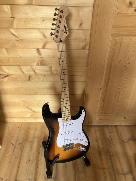 Guitarra Eletrica Squier Sonic c/ Amplificador + acessorios
