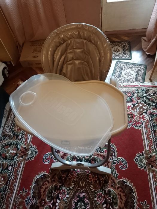 Стільчик Chicco Magic