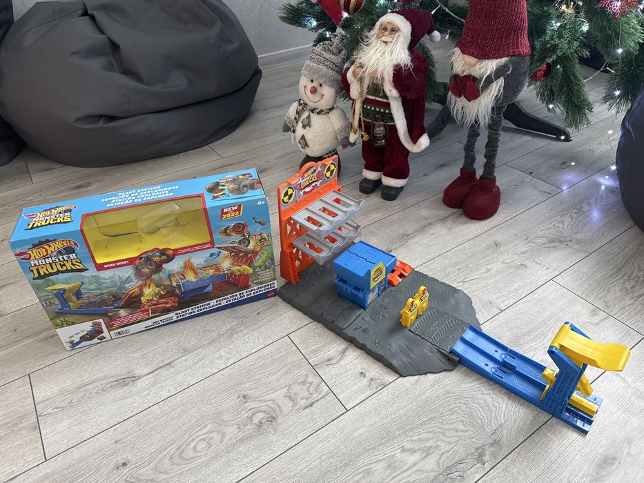 Hot  wheels  трек
