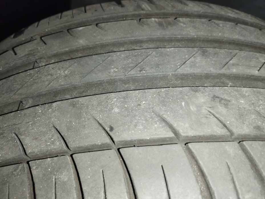 Pneus usados Nankang e Michelin