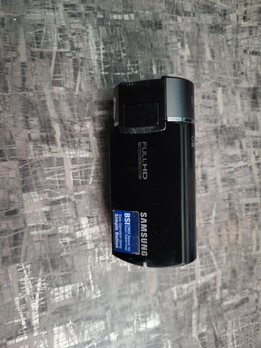 Видеокамера от samsung  full hd
