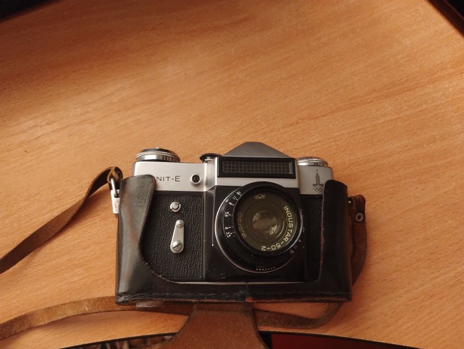 Продам фотоаппарат zenit e