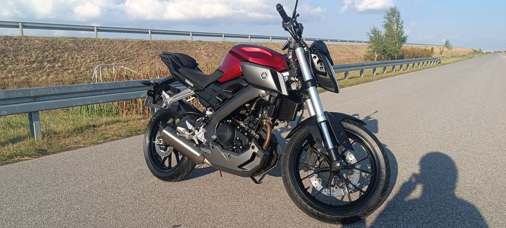 Yamaha MT 125 PL salon Akrapovic