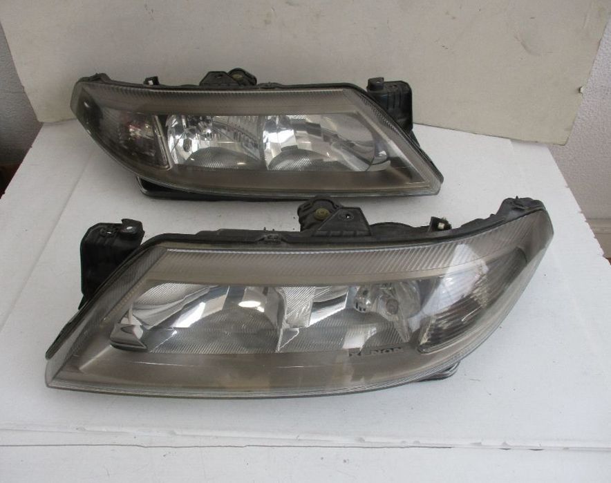 Farol Optica Renault Laguna Xénon 2001 a 2005 Esquerdo Direito