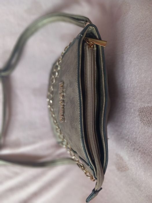 Moschino niewielka torebka na ramię