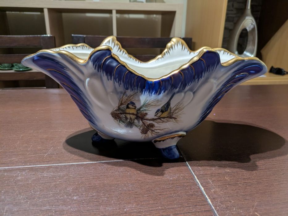 Vendo uma terrina à moda antiga