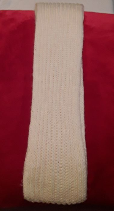 Gola branca em malha tricô feita à mão, nova!